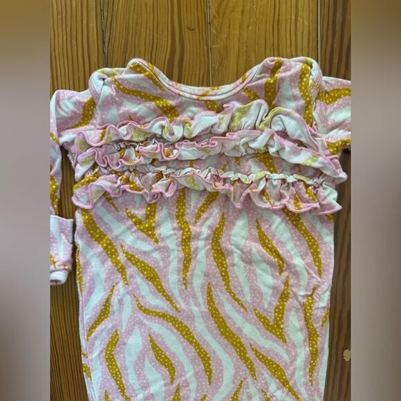 Rockin Royalty Layette - Picture 2 of 4